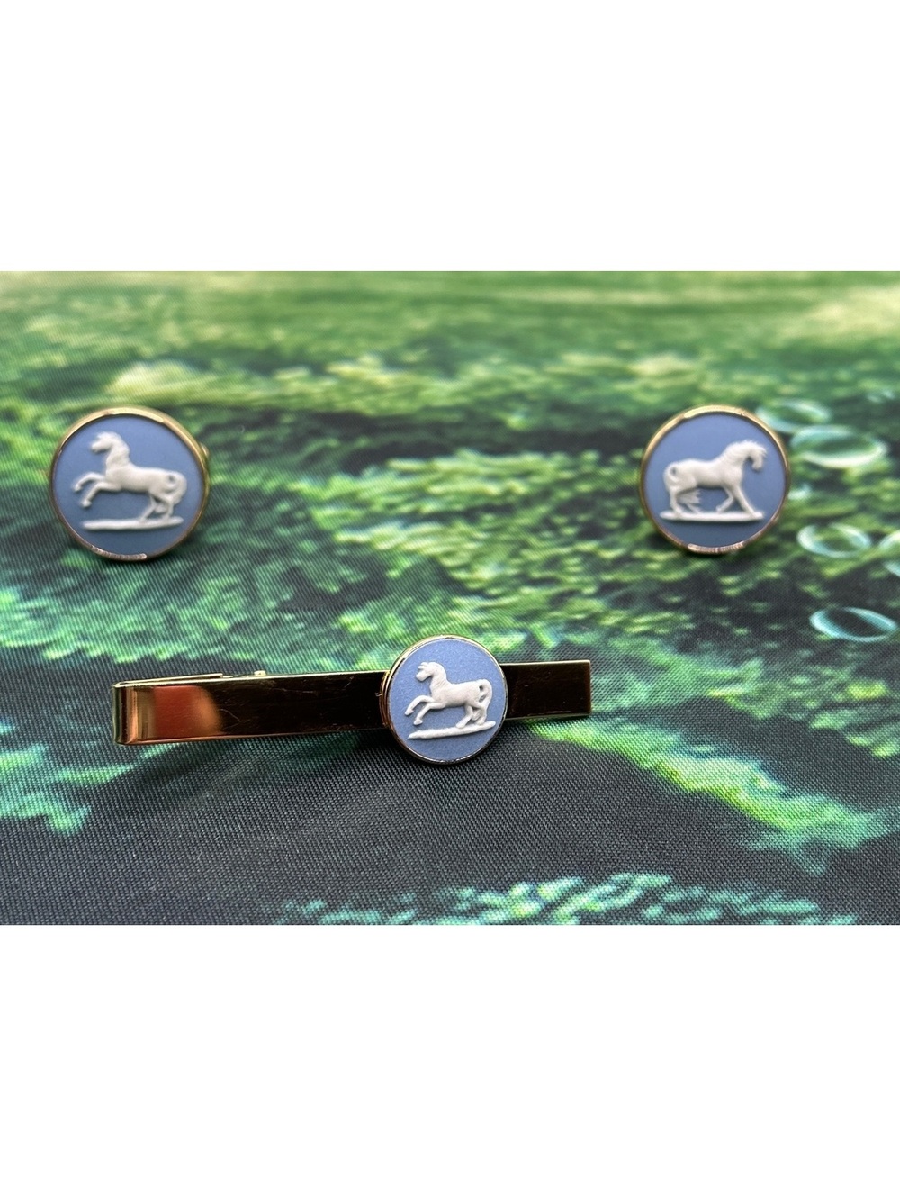 Wedgwood Pale Blue Jasperware Equestrian Cufflinks & Tie Bar Set Vintage Ex Cond